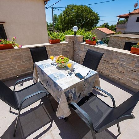Apartman Luka Krnica Exterior foto