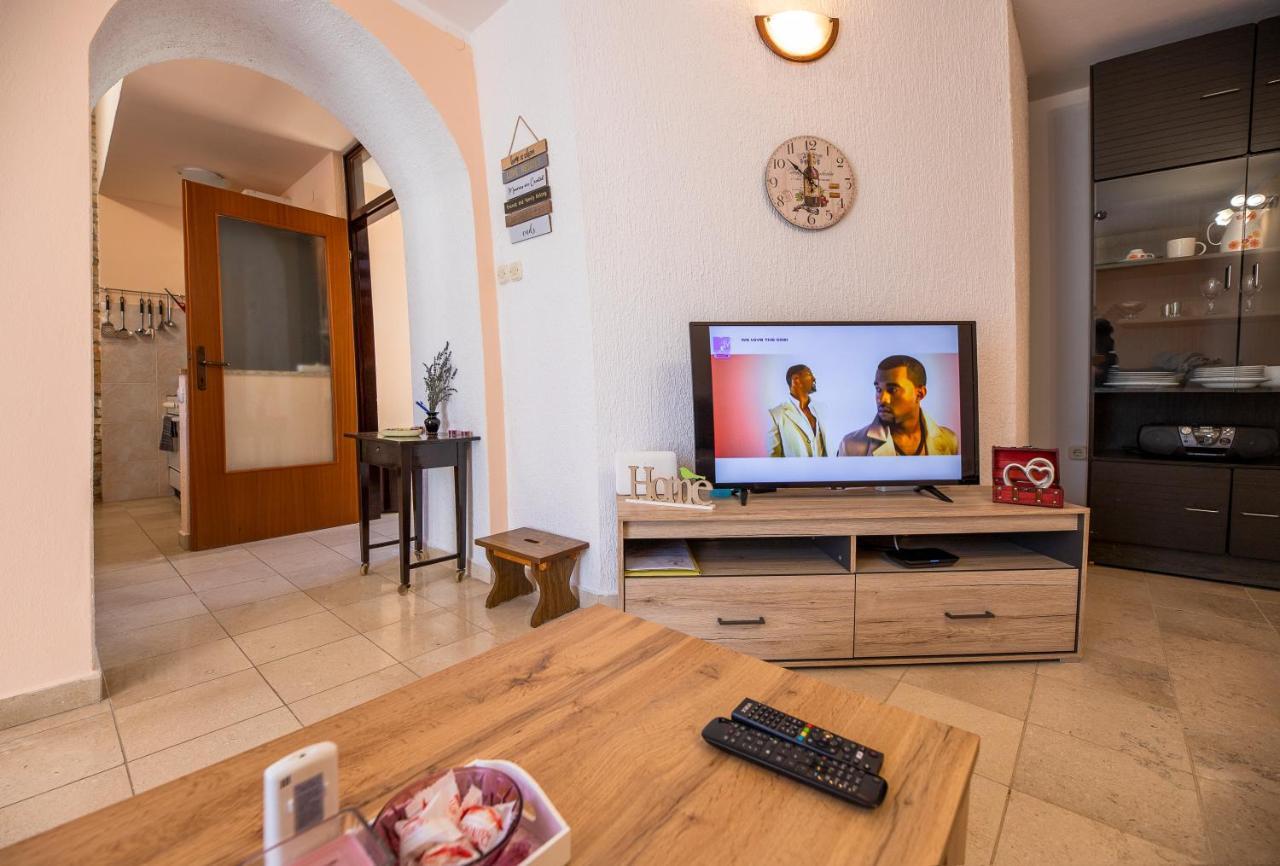 Apartman Luka Krnica Exterior foto