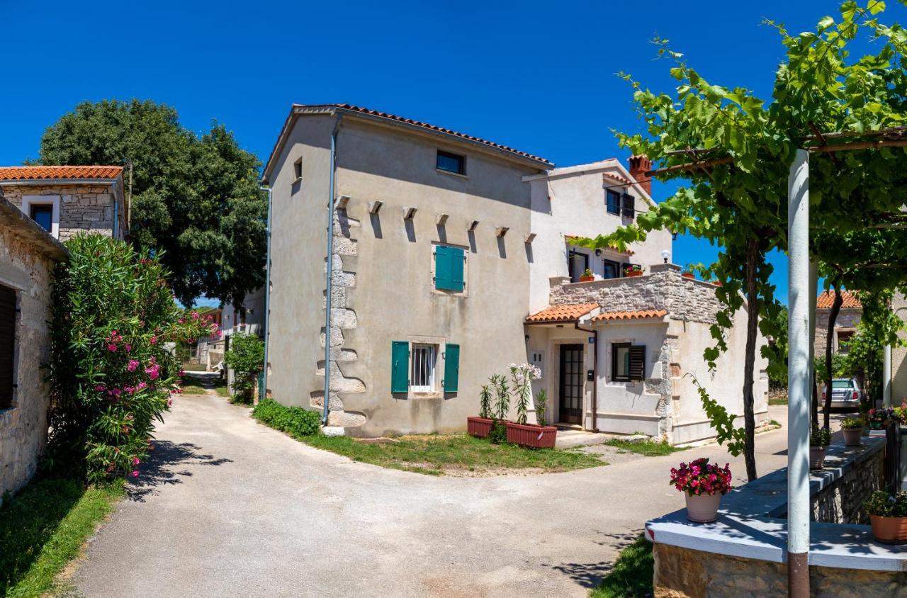 Apartman Luka Krnica Exterior foto