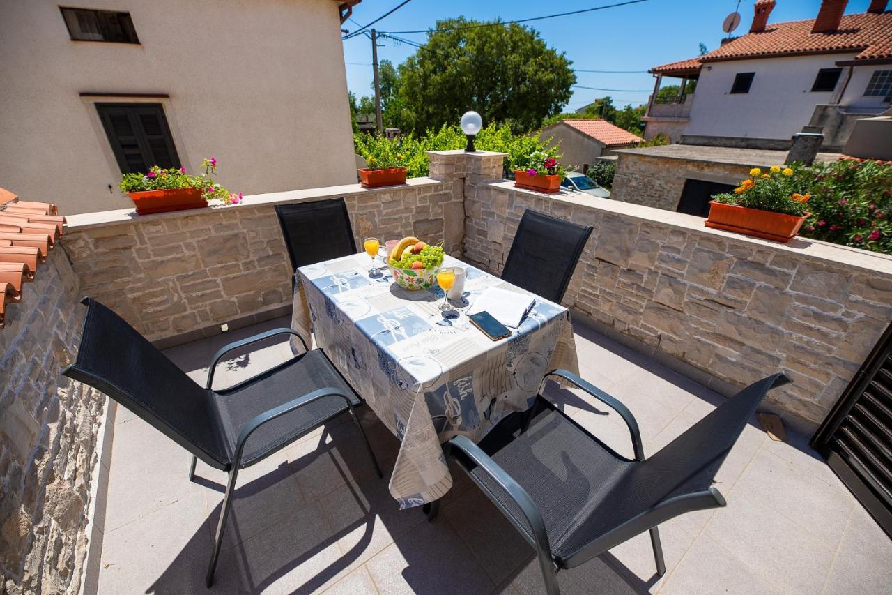 Apartman Luka Krnica Exterior foto