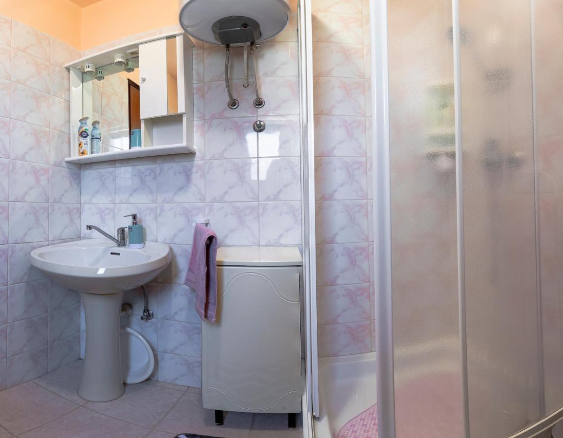 Apartman Luka Krnica Exterior foto
