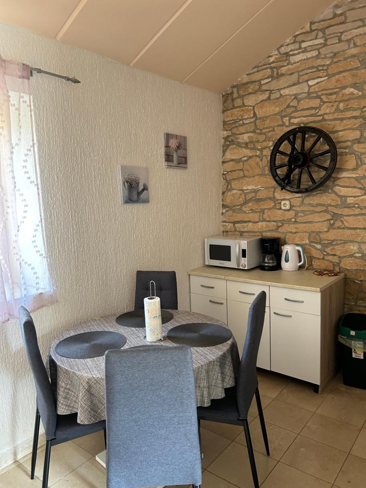 Apartman Luka Krnica Exterior foto